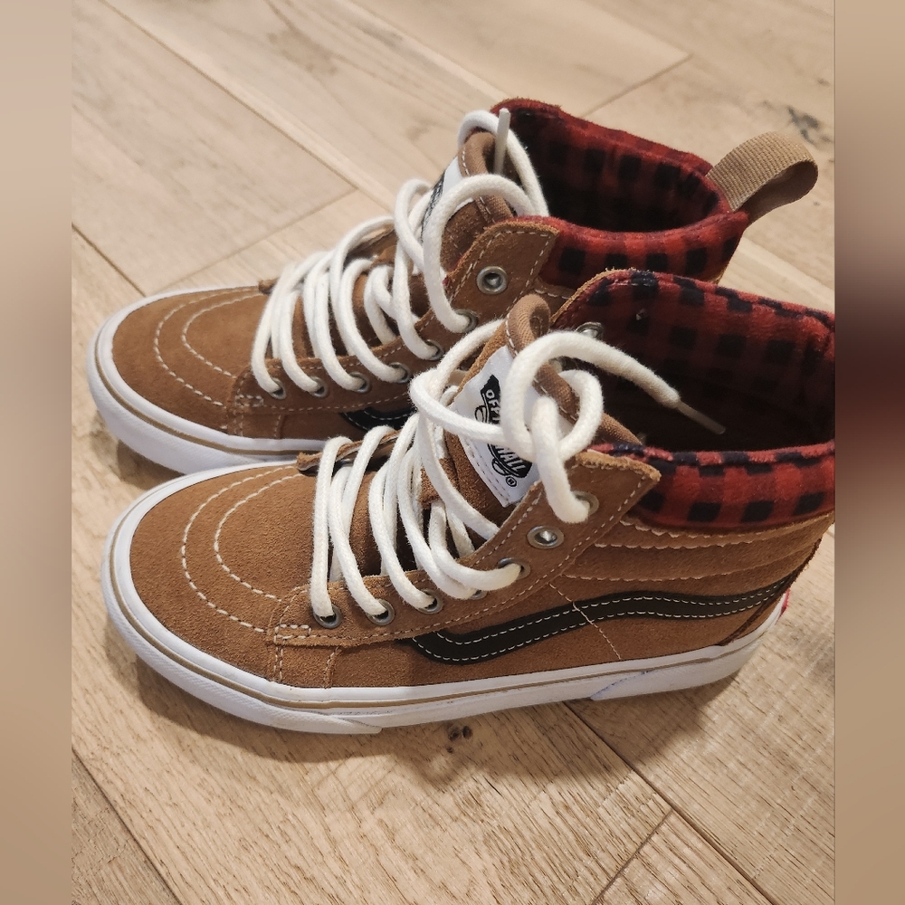 Boys MTE Vans